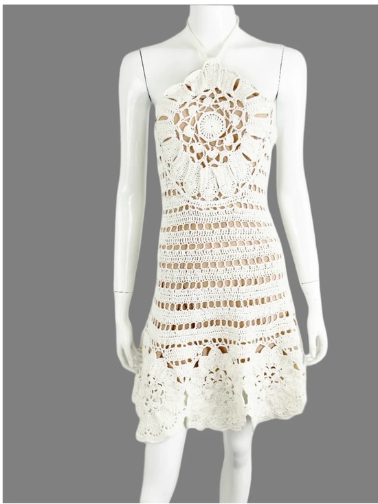 Oscar de la Renta Dresses & Skirts - Oscar de la Renta Nude Crochet-Trim Dress